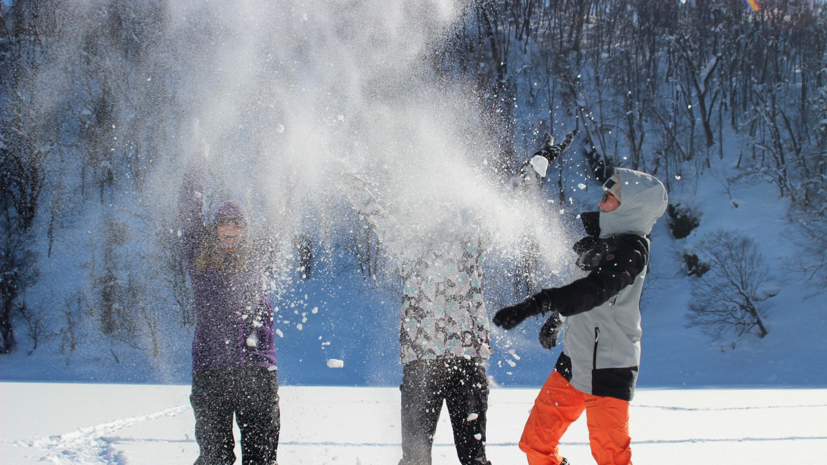 Snowshoeing 8098
